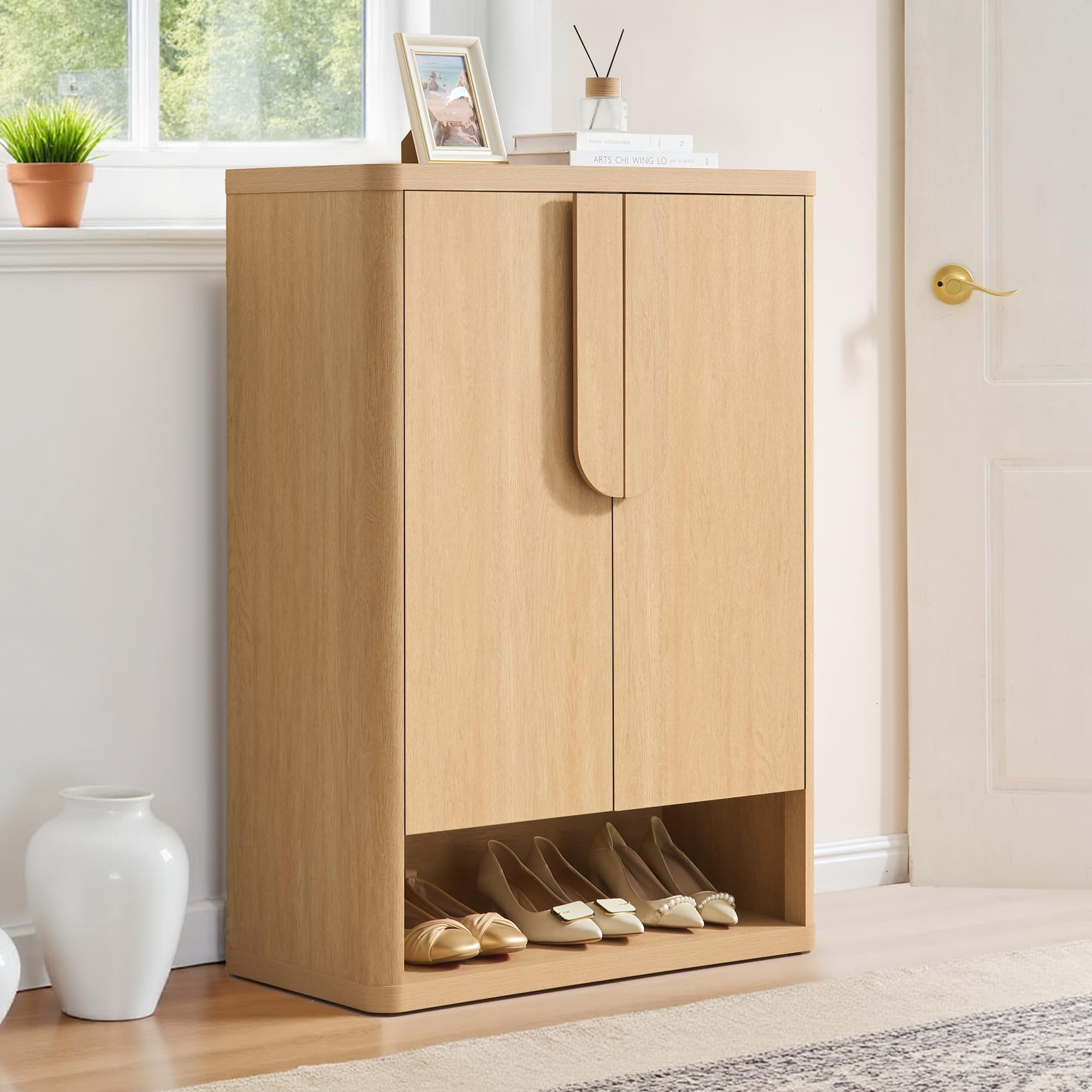 Shoe Cabinet 44" Tall Large Shoe Storage Organizer Modern Shoe Rack with Doors & 4 Shelves Minimalist Freestanding 5-Tier Shoe Storage Cabinet for Entryway Hallway Living Room, Natural, 1PC